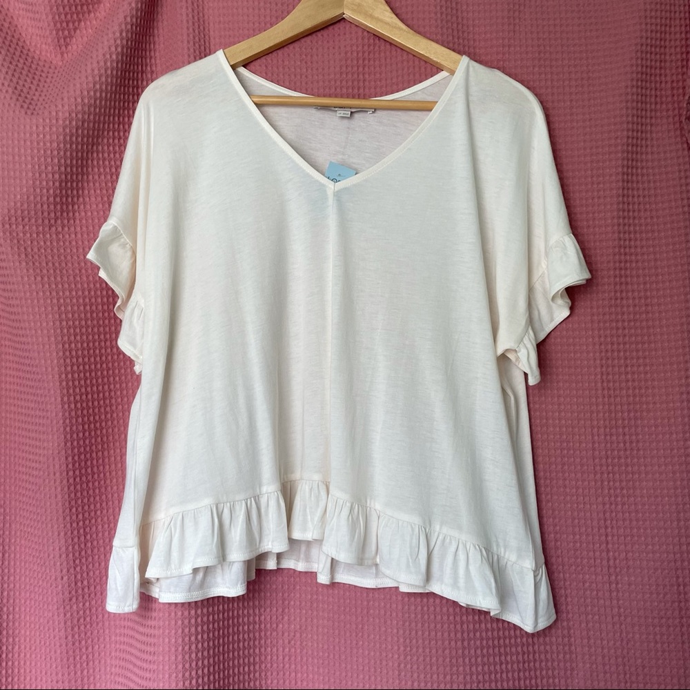 Flutter Sleeve and Hem Petite Top NWT Sz LP